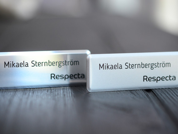 Painettu Royal nimikyltti ja nimineula